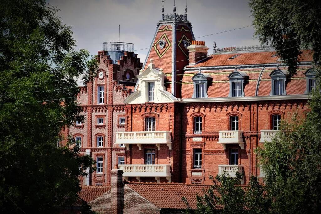 Gites Du Petit Familistere Landrecies Guise Екстериор снимка
